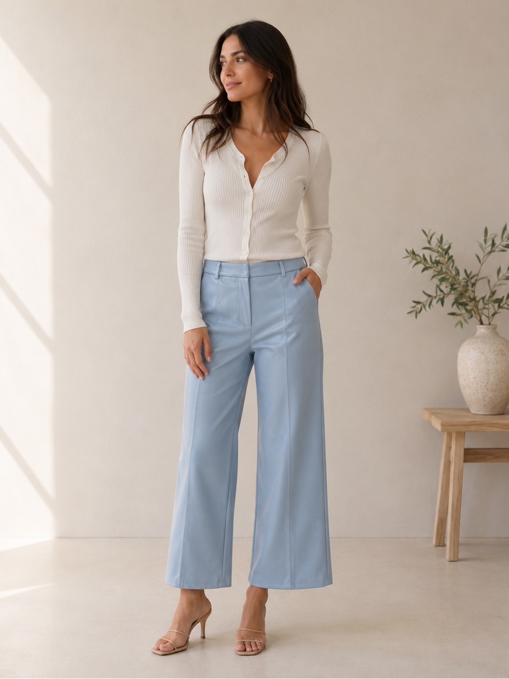🎉LAST PIECE🎉7 FOR ALL MANKIND
Faux Leather Straight Leg Cropped Pants